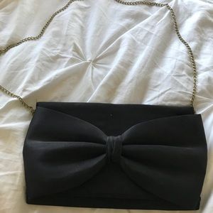 Black bow H&M purse w/gold chain